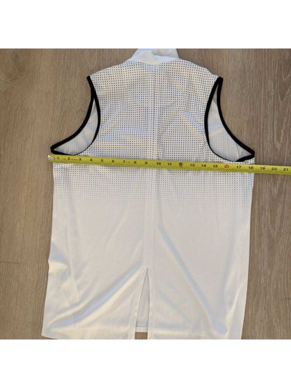 Lucky in Love Women's Tennis Golf Polo Sleeveless Shirt White Size M (Y10) - Picture 5 of 6